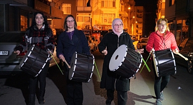 Erdemli'de Ramazan'ın İlk Sahuru Kadın Davulcularla