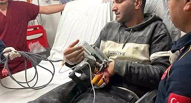 Mersin'de İş Makinesi Kazası: İnşaat İşçisinin Parmağı Sıkıştı