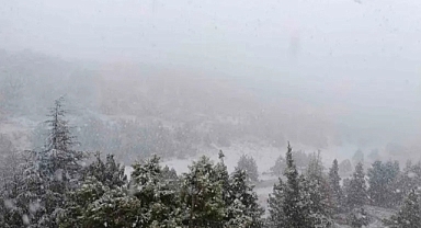 Mersin’de martta lapa lapa kar yağdı