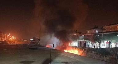 Tarsus’ta demiryolu inşaat alanında yangın