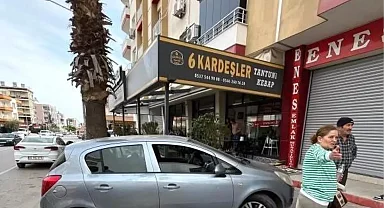 Mersin'de Kontrolden Çıkan Otomobil Kafeye Daldı