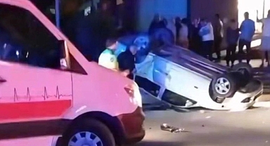 Erdemli'de İki Otomobil Çarpıştı.5 Yaralı