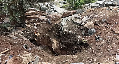 Eski vali ile emekli albay define ararken yakalandı