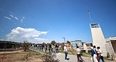 Öğrenciler Mersin'de Kaplumbağa Yuva Alanında Temizlik Düzenledi