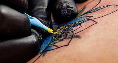 Yeni bilimsel araştırma: Dövme kansere neden olur mu?