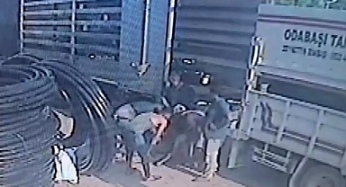 Silifke'de Tır ve Kamyonet Arasında Sıkışan Genç Hayatını Kaybetti