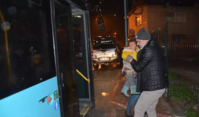 Çadırlarını su basan tarım işçileri tahliye edildi