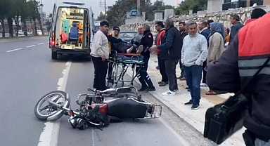 Erdemli'de kamyonet ile motosiklet çarpıştı: 1 yaralı